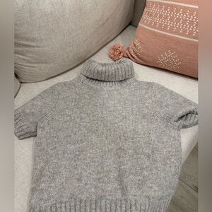 Abercrombie & Fitch short sleeve sweater